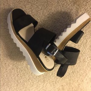 SolSana wedges